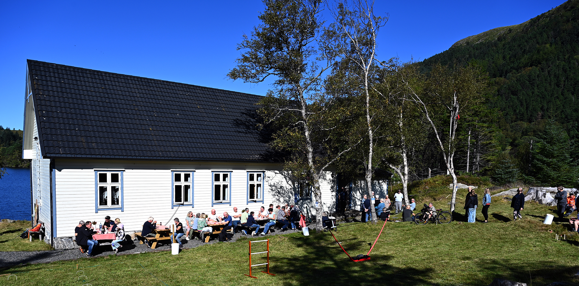 Opplev sjarmen med Barmen gjennom bilder og video